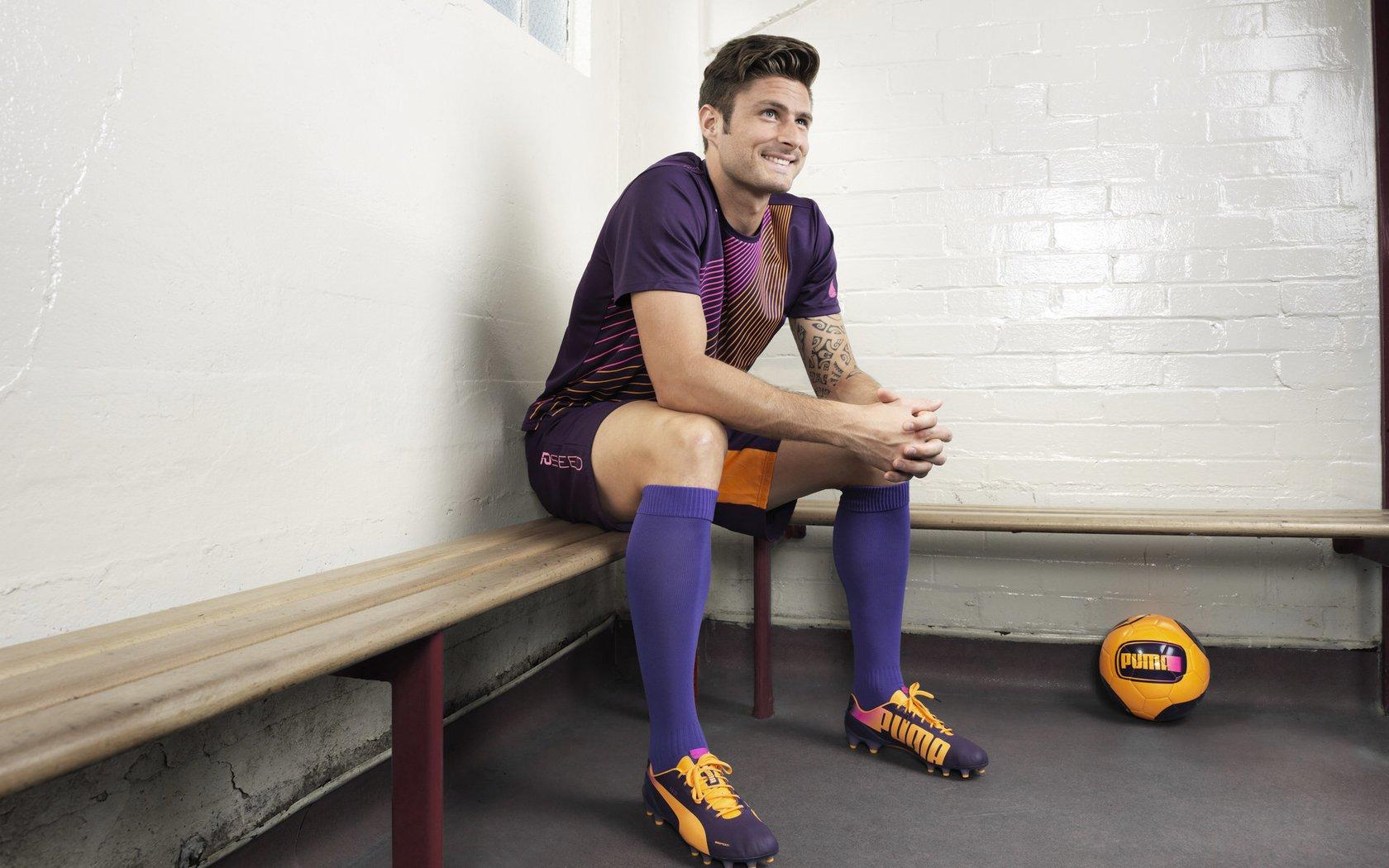 巴萨后防危机！伊尼戈确认离队，弗里克战术体系面临重大挑战