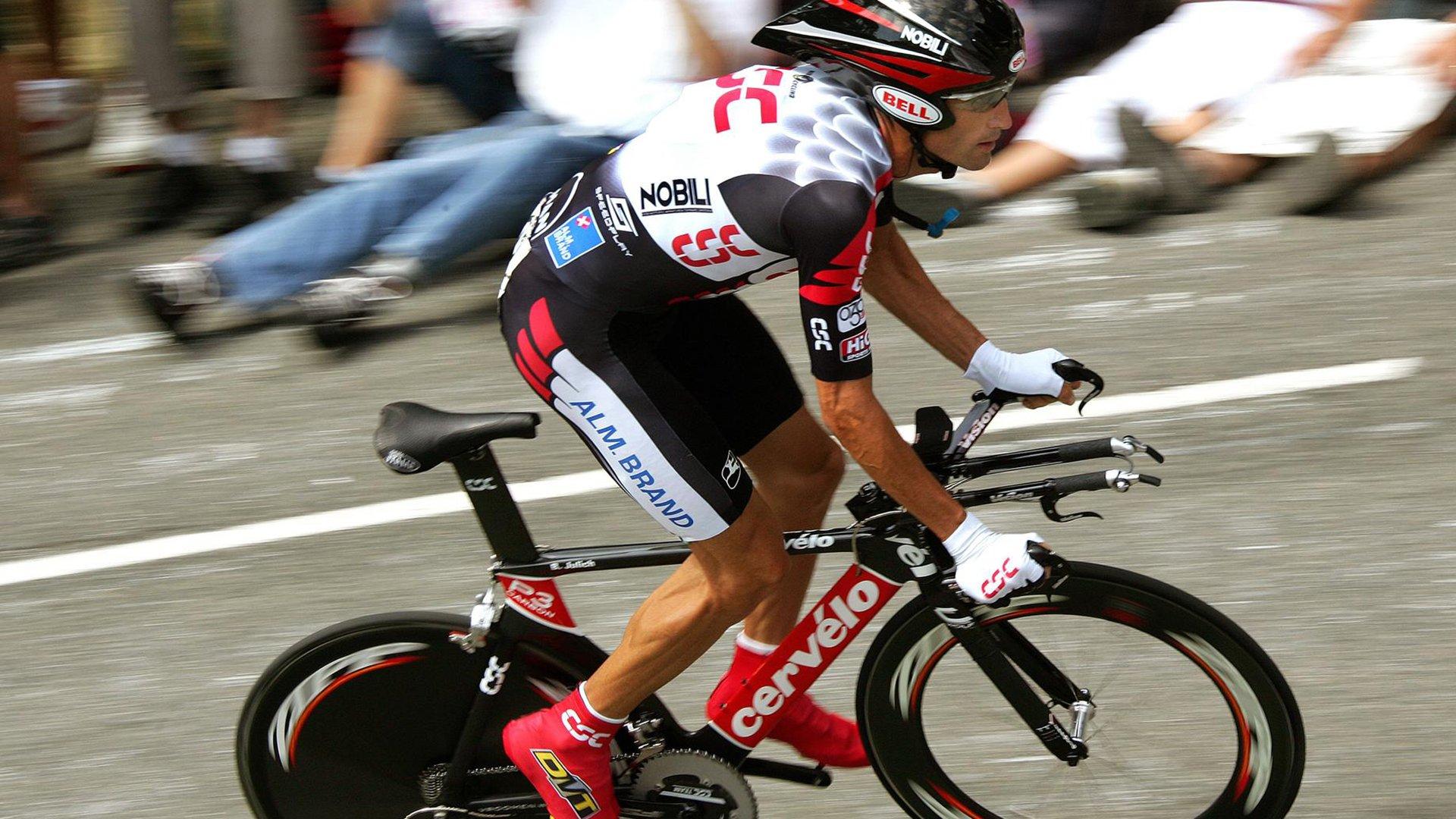 意甲转会风云，霍伊伦或从国际米兰转投AC米兰，租借买断方案成关键