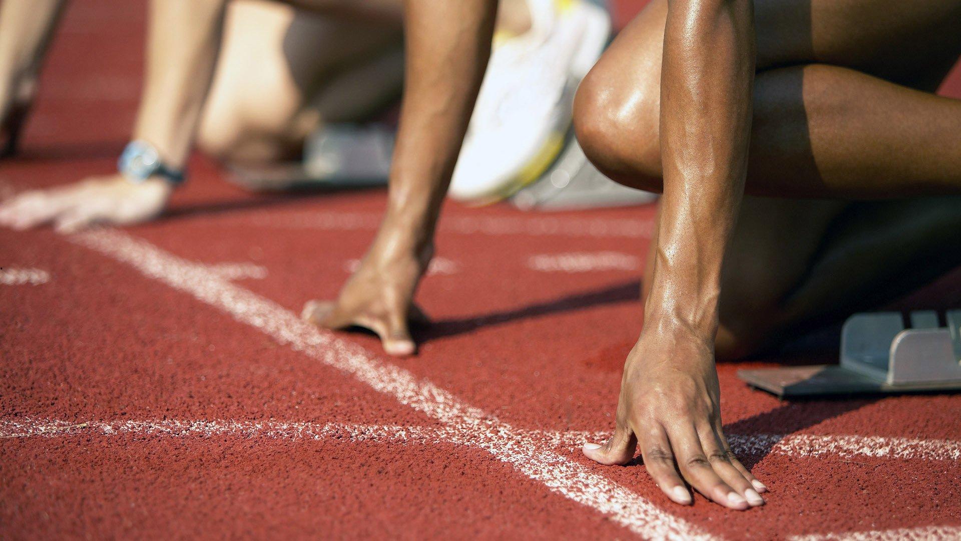 午间一乐！马圭尔防守集锦引爆网络，球迷，喜剧效果拉满的艺术